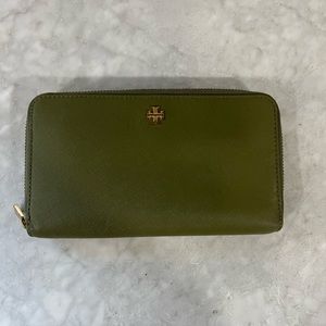 Tory Burch wallet